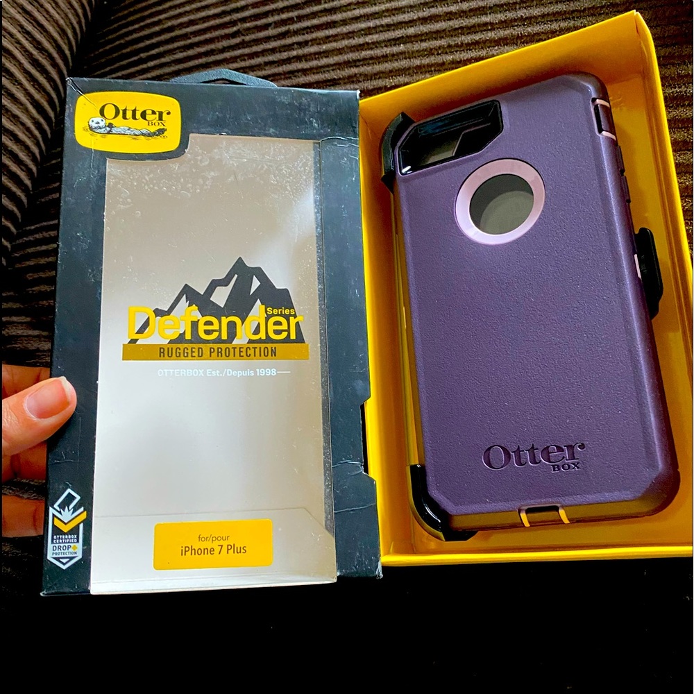 iPhone 7 Plus Otterbox Case Purple